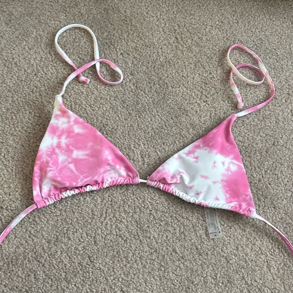 “Sunny Bunny”: bikini top